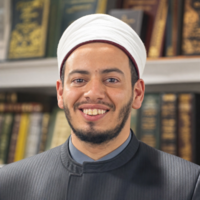 أيمن