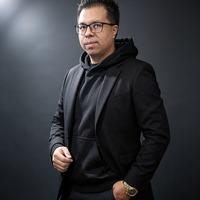 José